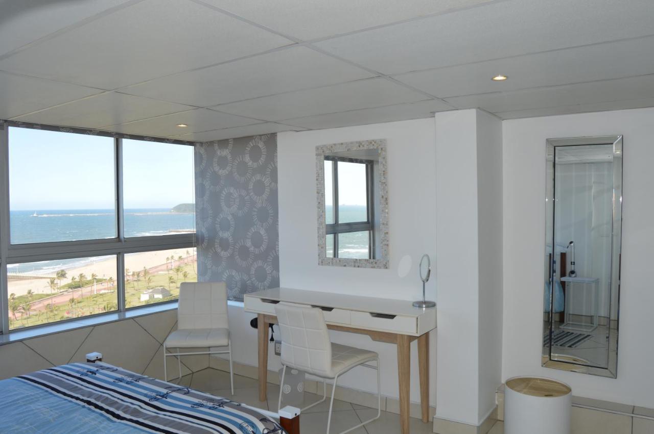 Accommodation Front - Classy 4 Sleeper With Ocean Views Durban Exterior photo